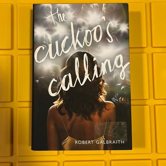 The Cuckoo’s Calling by Robert Galbraith Hardcover Book - Picture 1 of 7